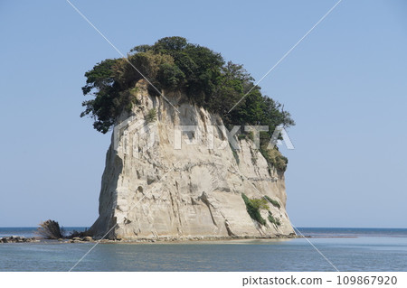 Mitsuke Island May 2023 109867920