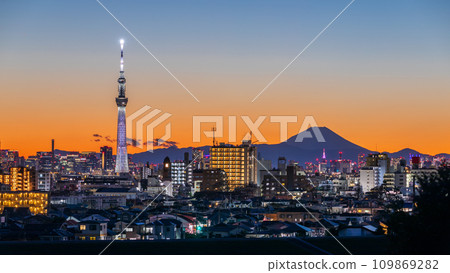 "Tokyo" beautiful sunset view of the city and Tokyo Sky Tree 109869282