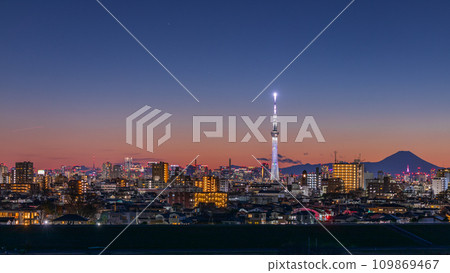 "Tokyo" beautiful sunset view of the city and Tokyo Sky Tree 109869467