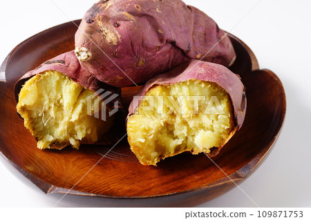 sweet and delicious baked sweet potato 109871753