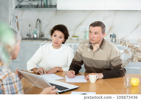 Family considering offer from agent 109873436
