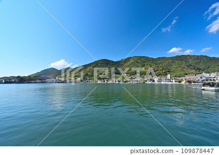 Tomo District, Fukuyama City, Hiroshima Prefecture Scenery of the port where the Irohamaru Incident took place: Blue sky and calm fishing port Tomo District, Fukuyama City, Hiroshima Prefecture Scenery of the port where the Irohamaru Incident took place: Blue sky and calm fishing port 109878447