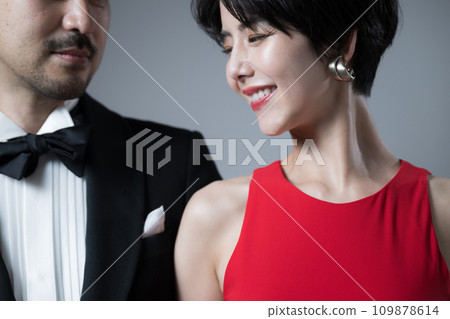 一對很酷的交際舞雙人舞的圖片，女人的特寫 109878614