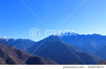 View from Kamine Plateau in December: Mountains of Shinshu View from Kamine Plateau in December: Mountains of Shinshu 109878674