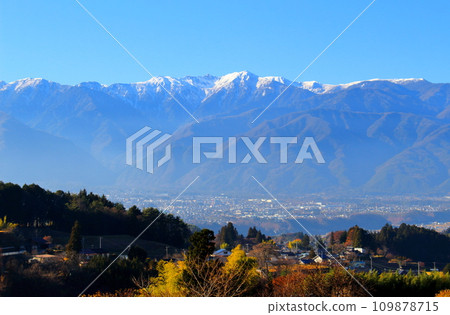 View from Kamine Plateau in December: Mountains of Shinshu 109878715