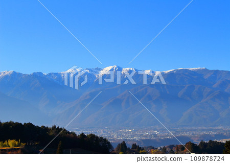 View from Kamine Plateau in December: Mountains of Shinshu 109878724