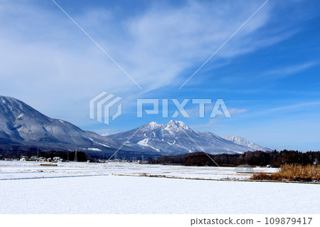 Five Hokushin Mountains in December: Mountains of Shinshu 109879417