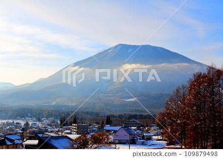 Five Hokushin Mountains in December: Mountains of Shinshu 109879498