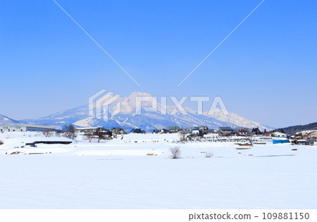 Hokushin Five Mountains in March Mountains of Shinshu Snow-capped Hokushin Five Mountains 109881150