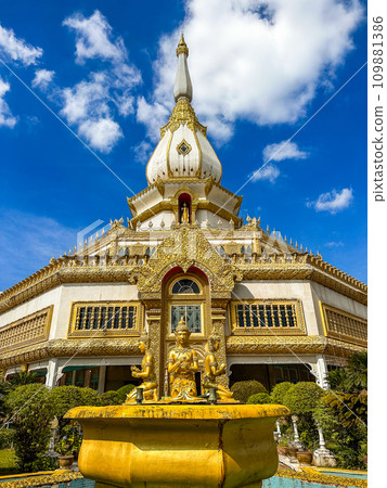 Phra Maha Chedi Chai Mongkhon in Roi Et, Thailand 109881386