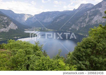 View of Lake Hallstatter from the observation deck View of Lake Hallstatter from the observation deck 109881438