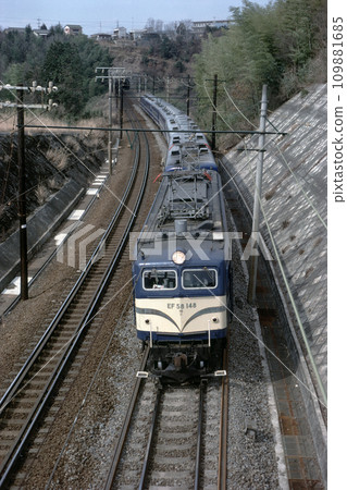 jr freight, electric engine, freight train 109881685