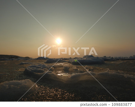 Sea of drift ice 109883877