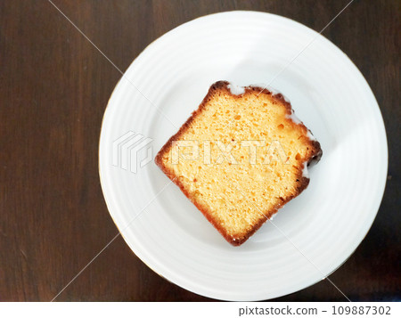 lemon pound cake icing 109887302