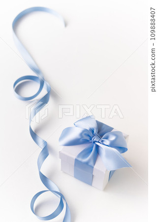 Pure, refreshing and elegant color saxophone blue ribbon gift 109888407