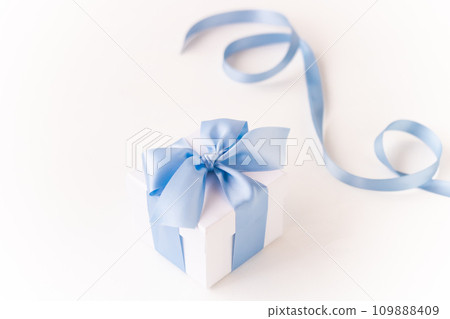 Pure, refreshing and elegant color saxophone blue ribbon gift 109888409