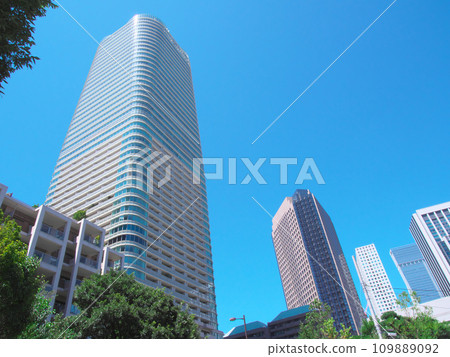 High-rise office building - ARK Hills Sengokuyama Mori Tower (July 2023) 109889092