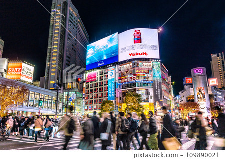 日本東京城市景觀 十二月的喧囂…熙熙攘攘的澀谷。光與影……為明天的智慧,為希望的光輝時代…… 日本東京城市景觀 十二月的喧囂…熙熙攘攘的澀谷。光與影……為明天的智慧,為希望的光輝時代…… 109890021