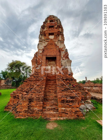 Wat Mahathat Ayutthaya old ruin pagoda Buddhist temple world heritage site ancient. Ancient pagoda in Ayutthaya Thailand. 109891383