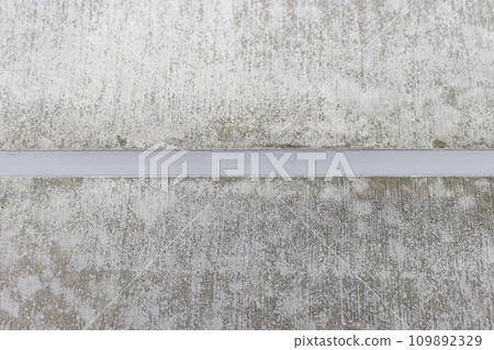 concrete joints before hardening concrete joints before hardening 109892329