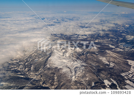 從上方看的雪山(岩手縣) 從上方看的雪山(岩手縣) 109893428