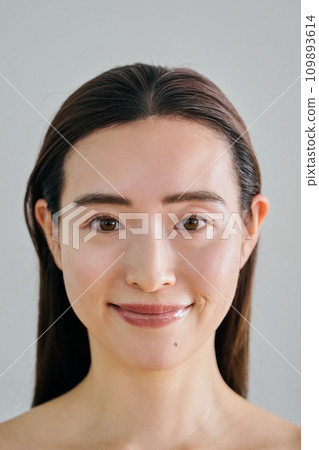 Beauty image of women in their 30s Beauty image of women in their 30s 109893614