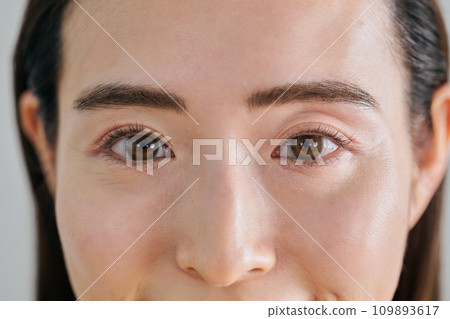 Beauty image of women in their 30s Beauty image of women in their 30s 109893617