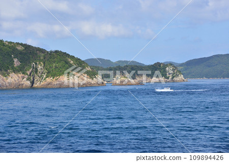 從長崎縣五島市福江港到新上五島町青方港的渡輪行程 從長崎縣五島市福江港到新上五島町青方港的渡輪行程 109894426