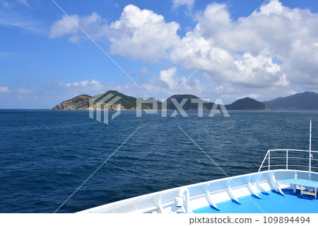 Ferry journey from Fukue Port in Goto City, Nagasaki Prefecture to Aokata Port in Shinkamigoto Town 109894494