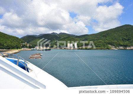 Ferry journey from Fukue Port in Goto City, Nagasaki Prefecture to Aokata Port in Shinkamigoto Town 109894506