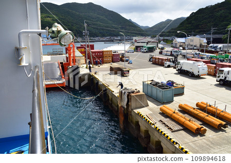 Ferry journey from Fukue Port in Goto City, Nagasaki Prefecture to Aokata Port in Shinkamigoto Town 109894618