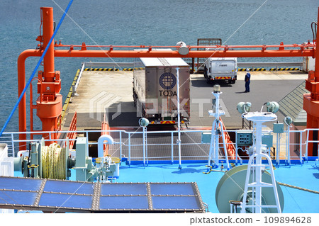 Ferry journey from Fukue Port in Goto City, Nagasaki Prefecture to Aokata Port in Shinkamigoto Town Ferry journey from Fukue Port in Goto City, Nagasaki Prefecture to Aokata Port in Shinkamigoto Town 109894628