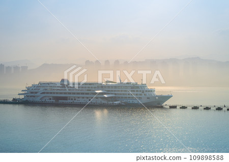 Misty Morning Cruise in Chongqing, China. 109898588