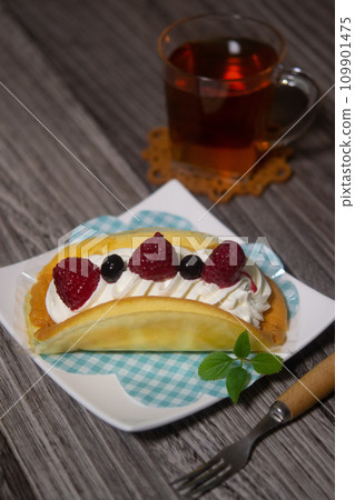 Omelette cake Omelette cake 109901475