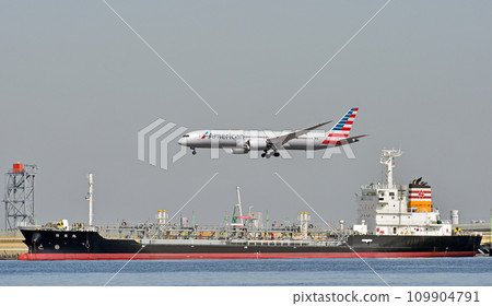 American Airlines 787 Haneda 34R approach 109904791