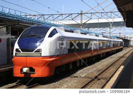 奧羽幹線特急津輕在青森車站停靠（E751系列：秋田⇔青森） 109906184
