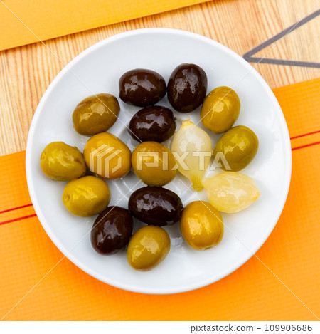 pickle, olive, food 109906686