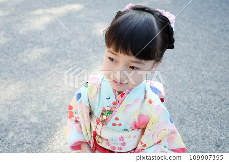 七五山穿著傳統服裝的女孩 七五山穿著傳統服裝的女孩 109907395