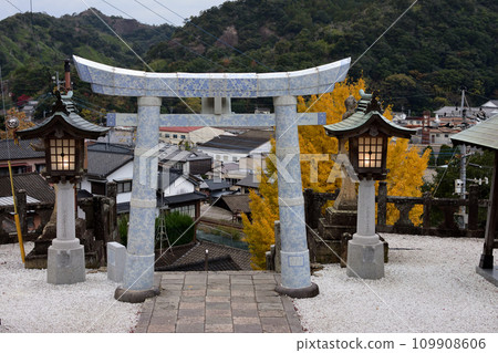 須山神社的秋葉 須山神社的秋葉 109908606