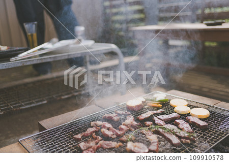 barbecue, barbecued, barbeque 109910578