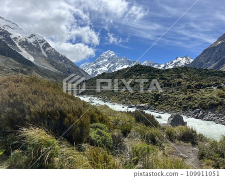 Hooker Valley Track in Aoraki/Mt Cook National Park, South Island, New Zealand 109911051