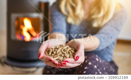 Harmony in Hands: Woman's Grasp on Sustainable Biomass Harmony in Hands: Woman's Grasp on Sustainable Biomass 109912189