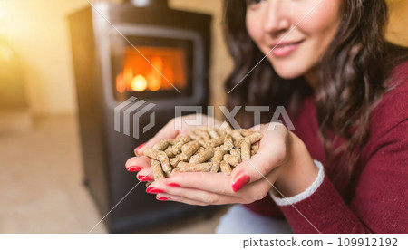 Harmony in Hands: Woman's Grasp on Sustainable Biomass Harmony in Hands: Woman's Grasp on Sustainable Biomass 109912192
