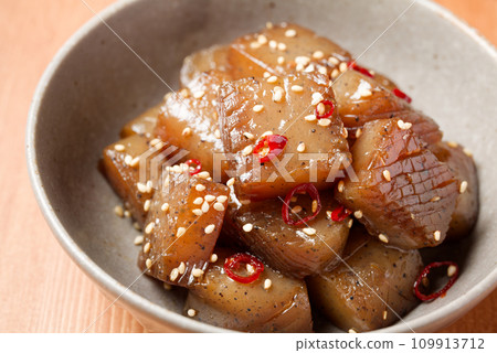 Stir-fried konnyaku spicy Stir-fried konnyaku spicy 109913712