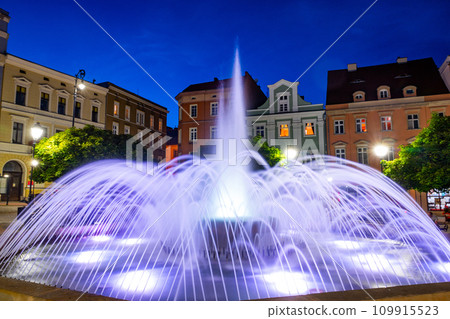2022-08-29 night lighting fountain on Market Square in Walbrzych, Polan 109915523