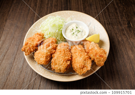 Deep fried oysters  109915701