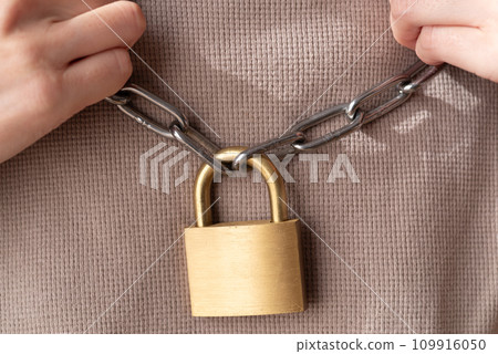 纏結的鏈條和掛鎖 纏結的鏈條和掛鎖 109916050