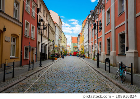 street view of old town, Poznan, Poland street view of old town, Poznan, Poland 109916824