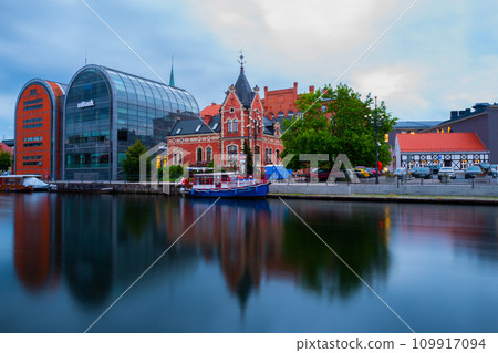 2022-07-07 old town by the Brda river. Bydgoszcz, Poland. 109917094