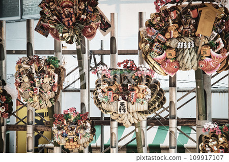 Lucky treasures sold at Ebisuko stalls Lucky treasures sold at Ebisuko stalls 109917107